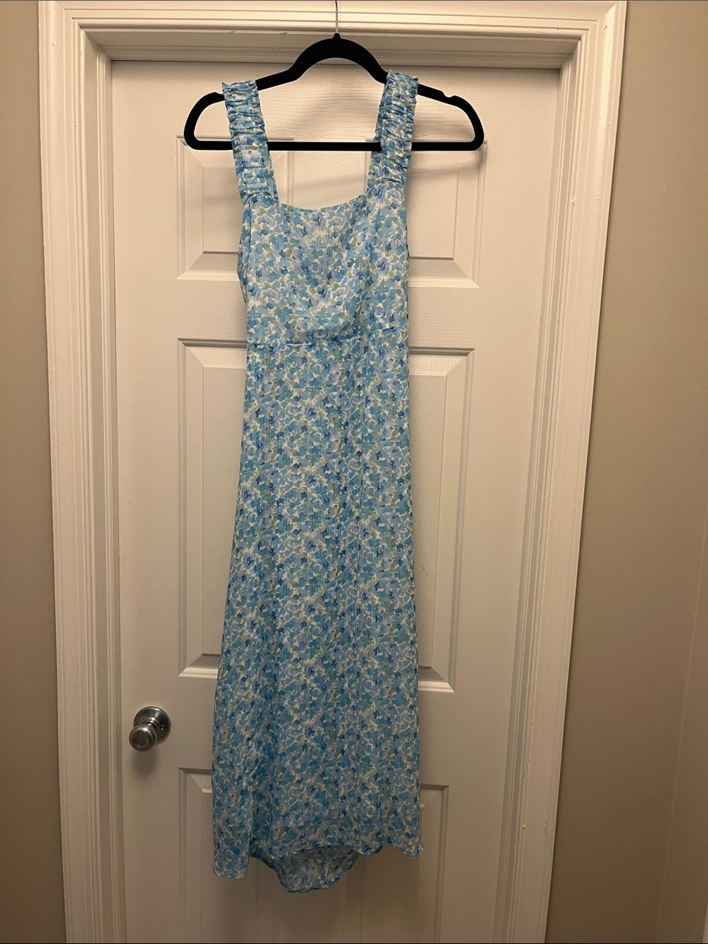 Sadie & Sage Light Blue Floral Midi Dress with Ruched Straps
